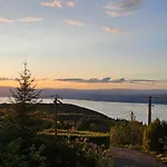 Les Alpages Vue Panoramique Sur Le Leman *